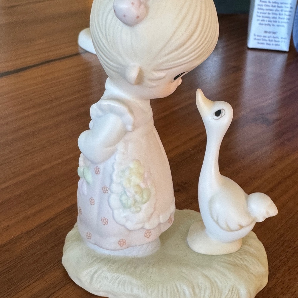 Charming Figurine with Goose - Cream and White 1978 Make a Joyful Noise